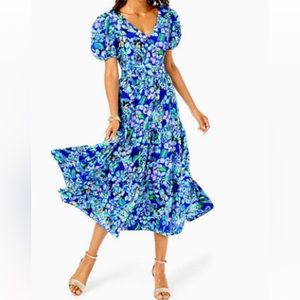 ❤️New with tags : Lily Pulitzer Grace tired Midi Blue dress with side pockets